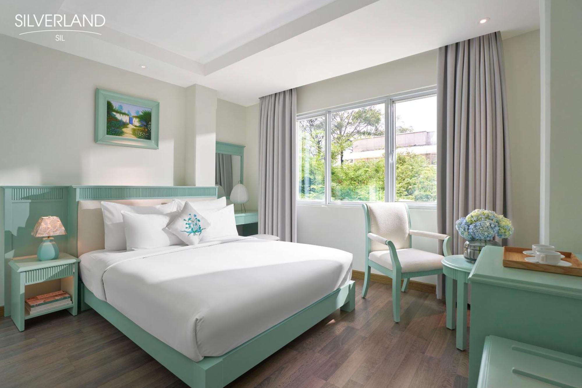 Executive Room,1587507328:JPEG