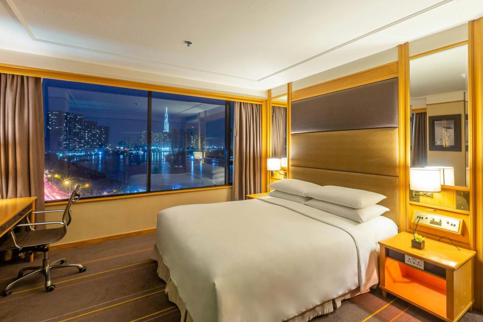 Deluxe River View Room Guest room 1 King bed