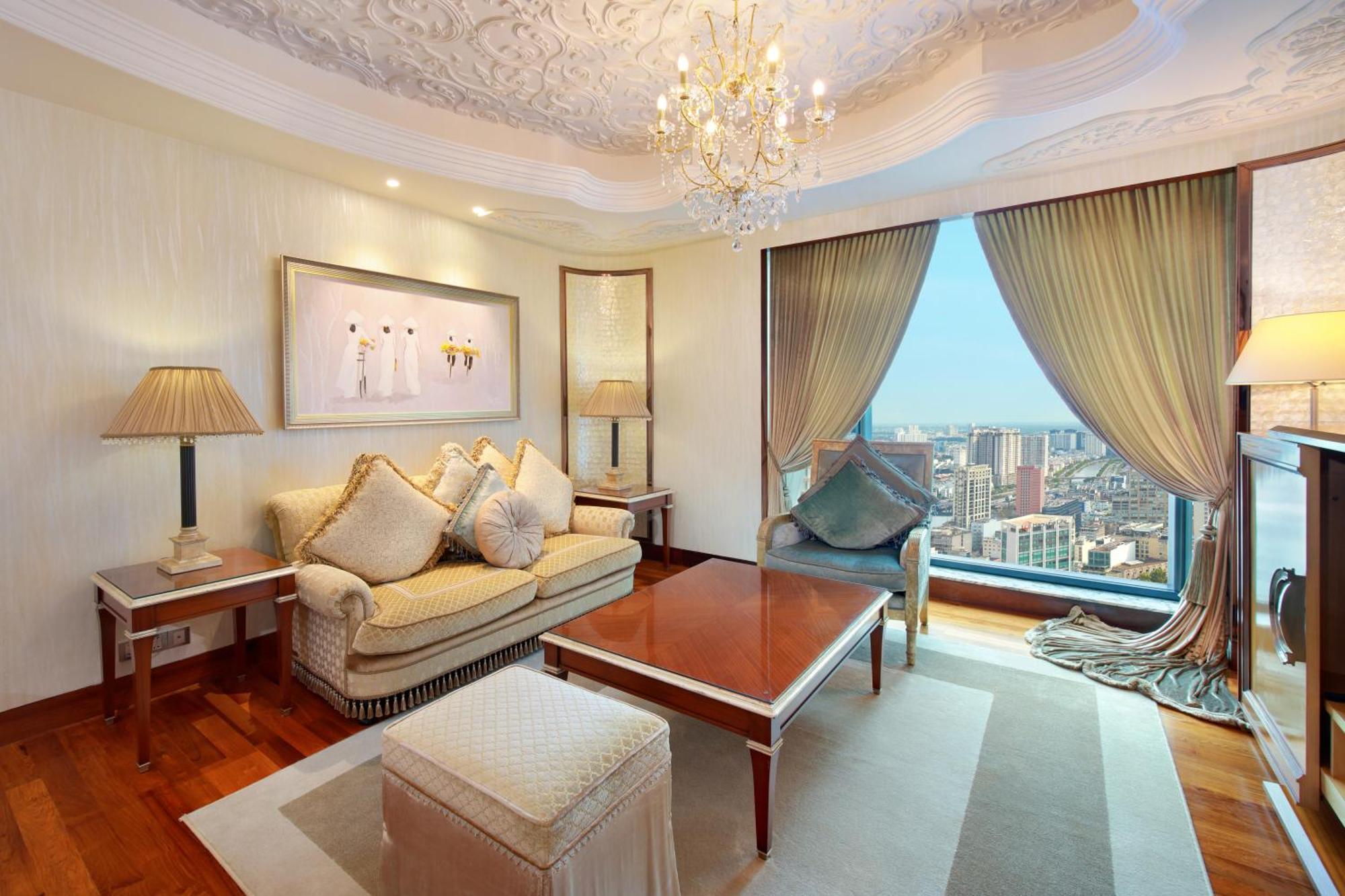 Executive Suite High Floor Executive Lounge Access,1695329015:JPEG