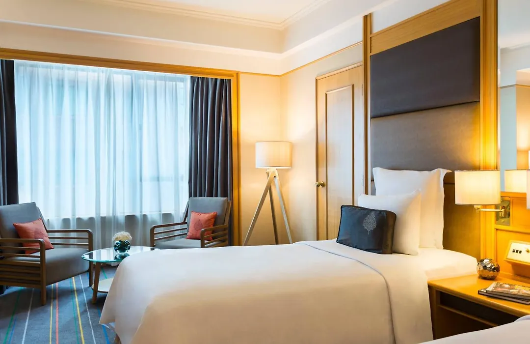 Renaissance Riverside Hotel Saigon-1
